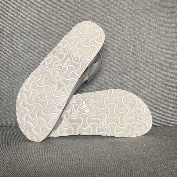 Sandals - Picture 5 of 5